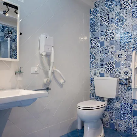 Eunymos Guest house 2*