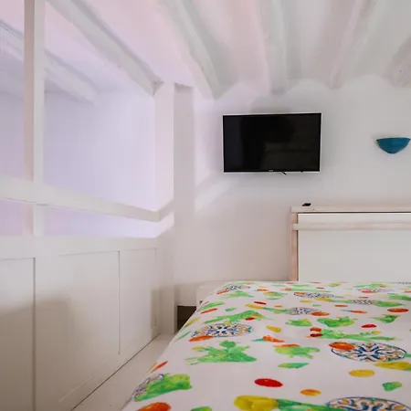 Konukevi Eunymos Panarea