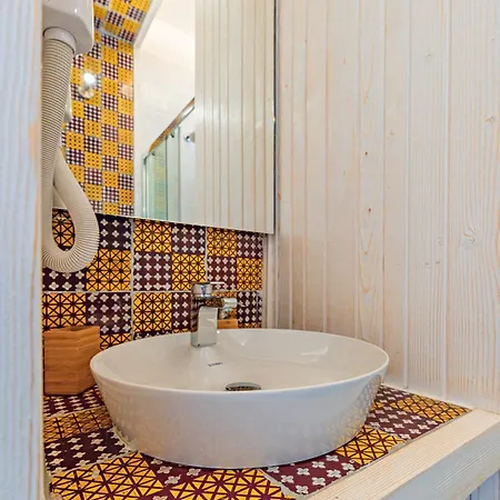 Eunymos Guest house